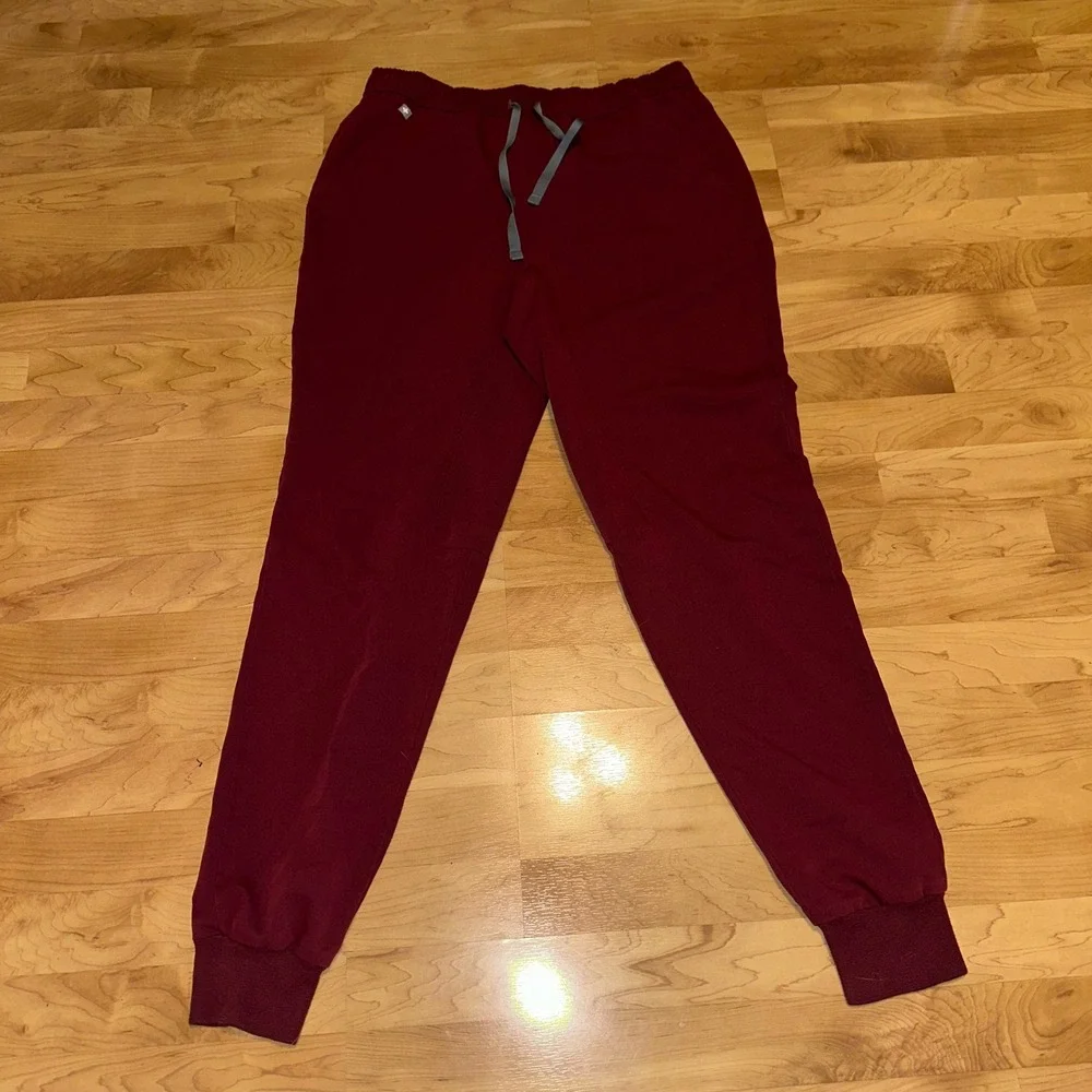 FIGS Tansen Men's Jogger Burgundy size Large Tall po 1645 style mxxsw2004t